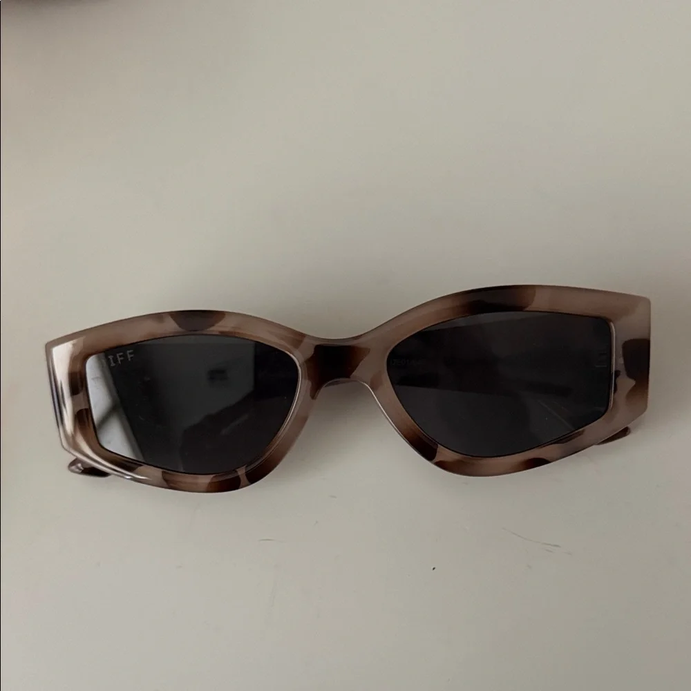 Diff Brown Tortoiseshell Rectangular Women's Sunglasses